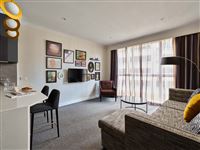 Mantra_2_Bond_Exec_Studio_and_Twin_Studio_Lounge